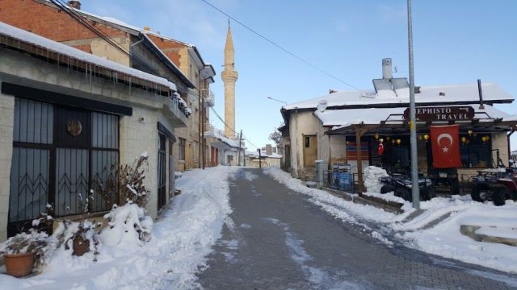 Red and Rose Valley-2